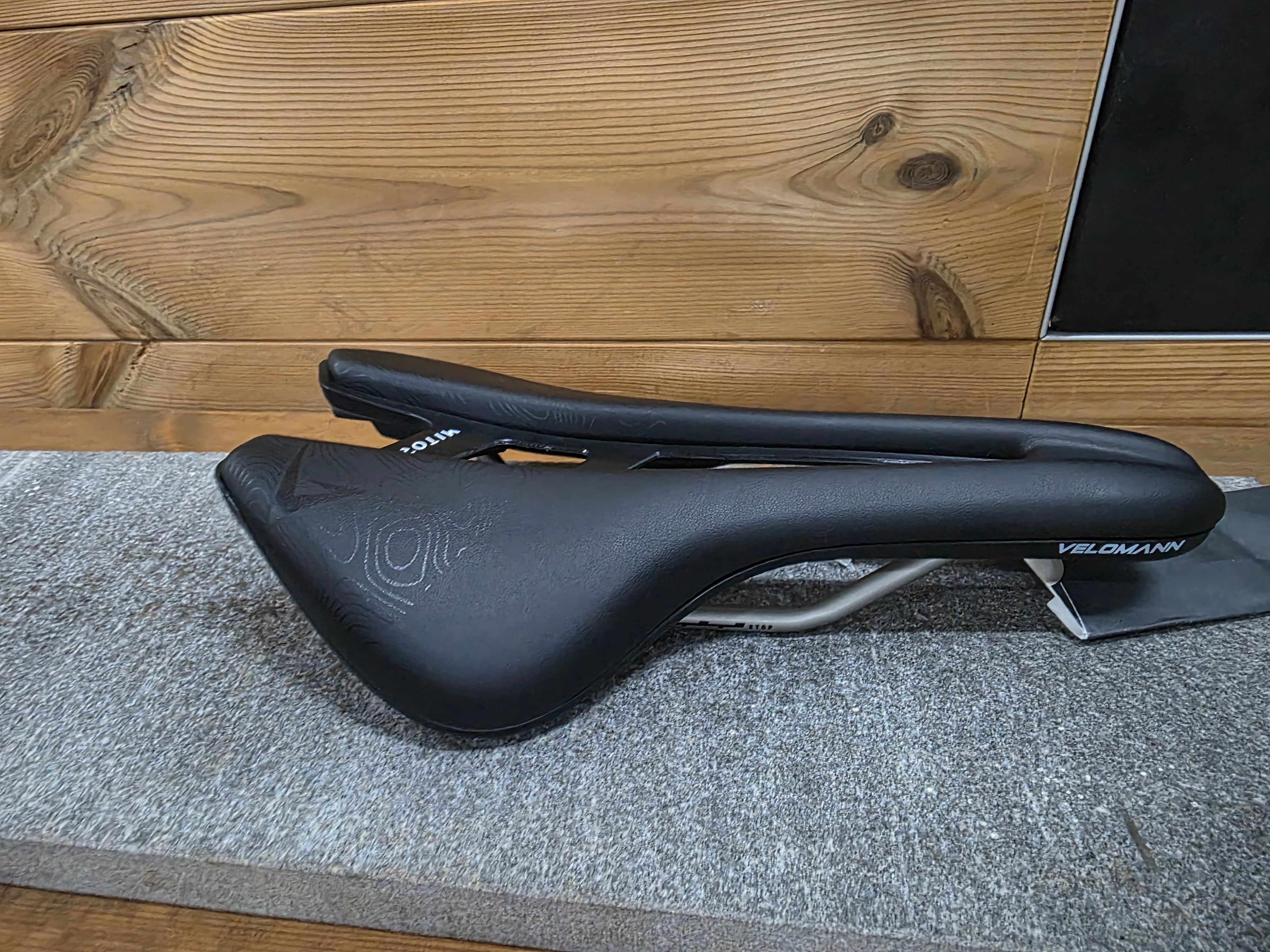 VELOMANN MITORA 149MM SADDLE- ALLOY
