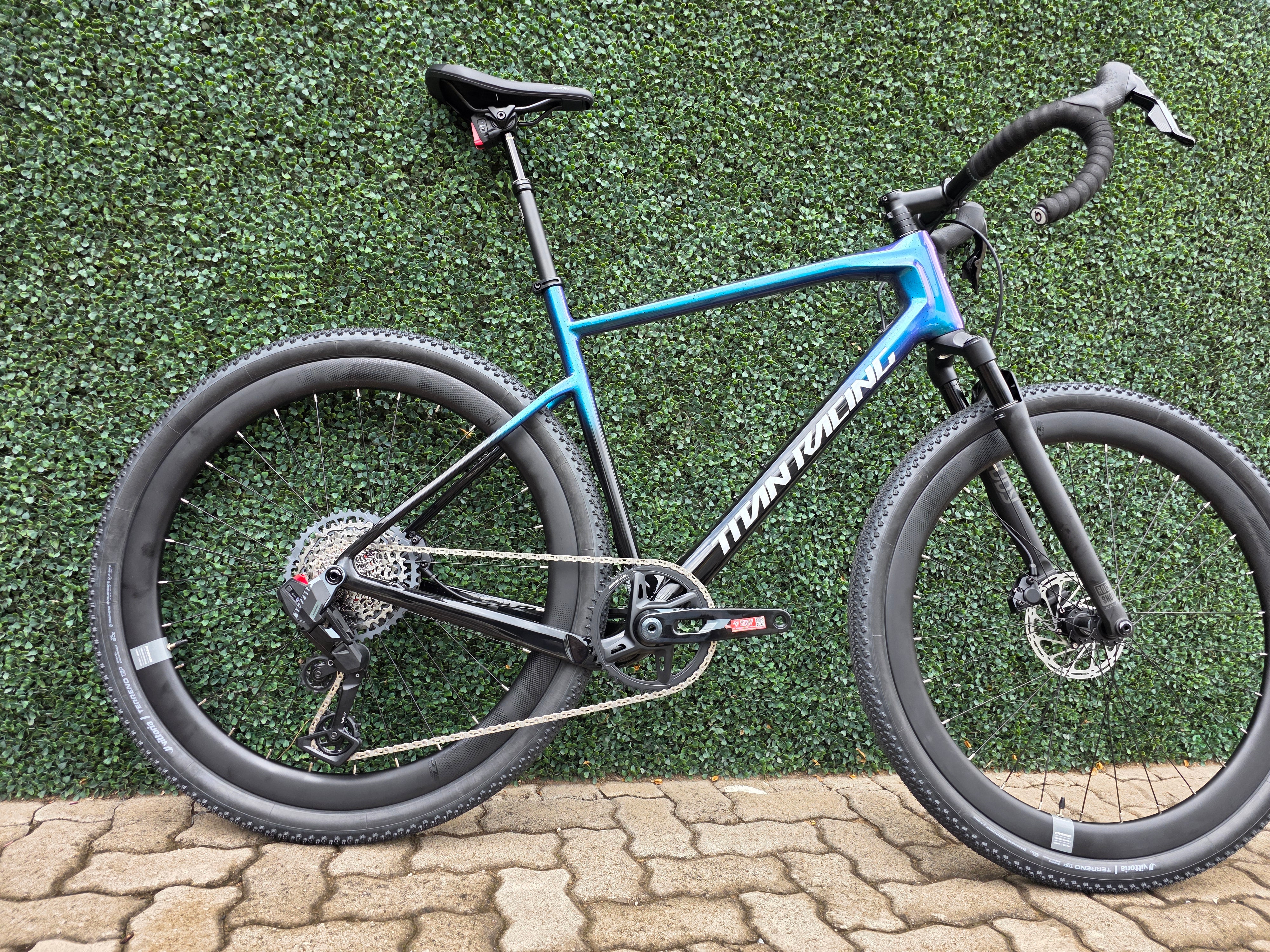 TITAN SWITCH MX CARBON PRO PRISM BLUE GRAVEL BIKE